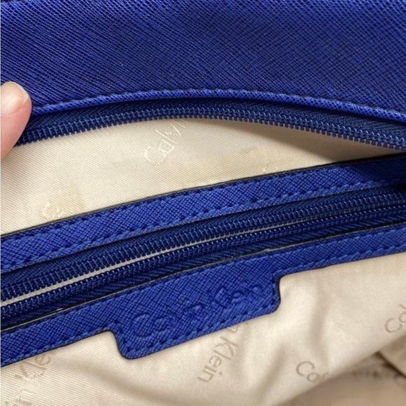 🌷LIKE NEW🌷CALVIN KLEIN 🌷TOP ZIPPER TOTE HANDBAG - Picture 8 of 11